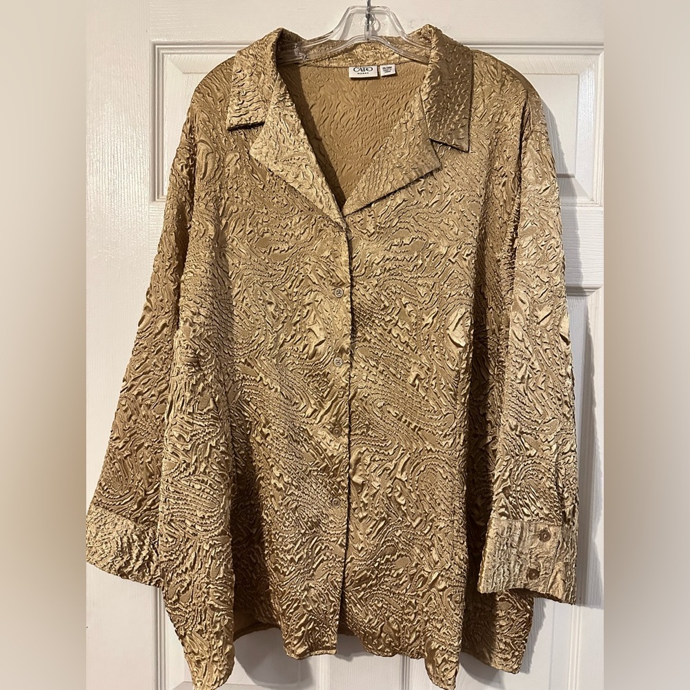 Elegant Metallic Gold Textured Button Down Shirt